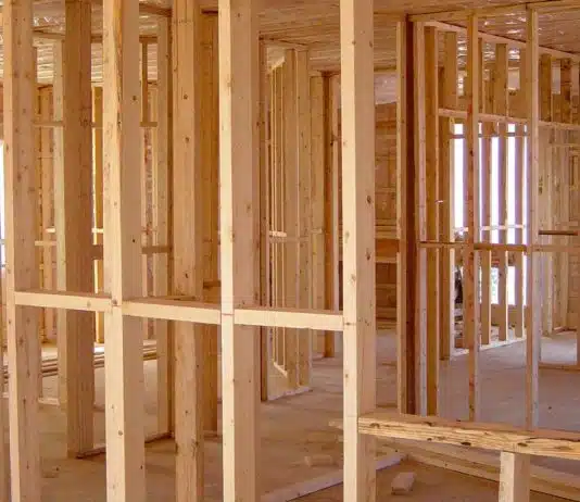 Aménager une extension en bois : conseils et techniques