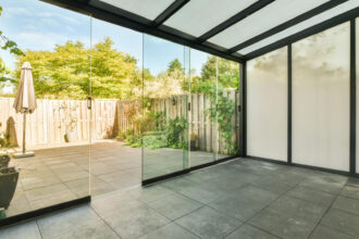 Véranda ou extension maçonnée : quelle solution pour votre maison ?
