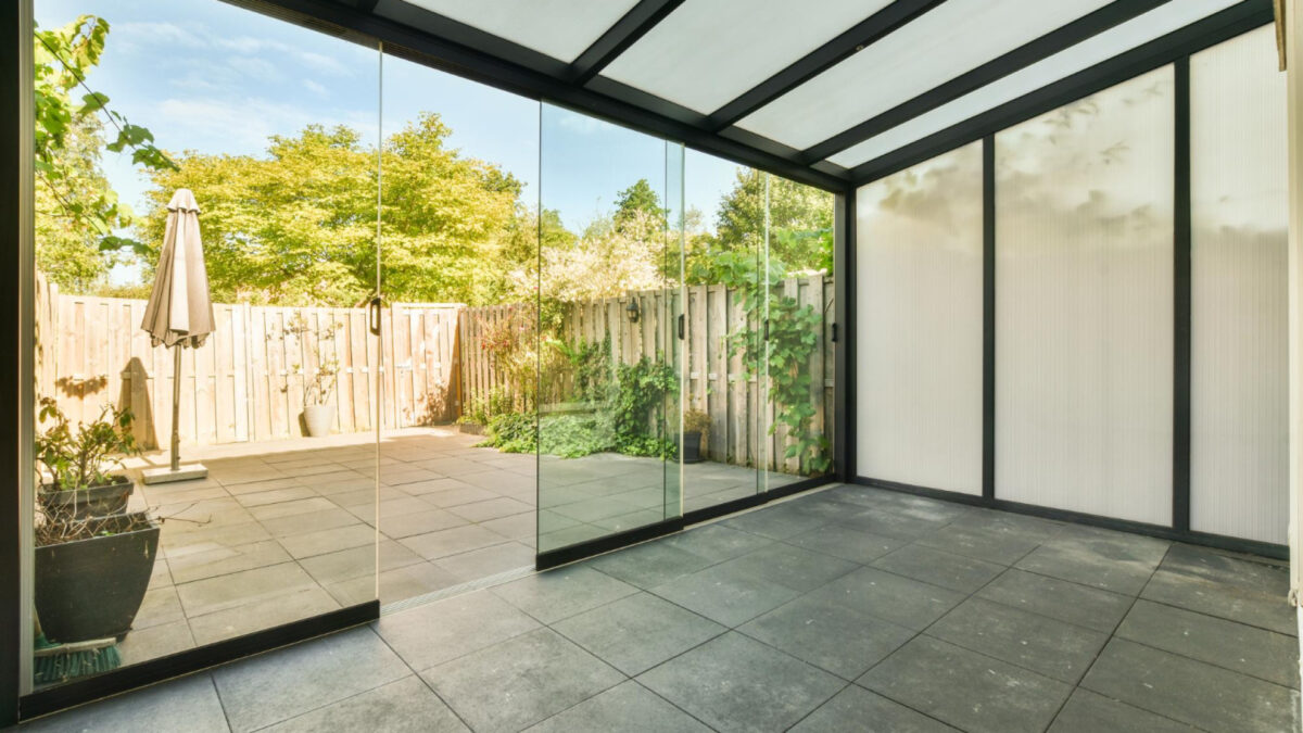 Véranda ou extension maçonnée : quelle solution pour votre maison ?
